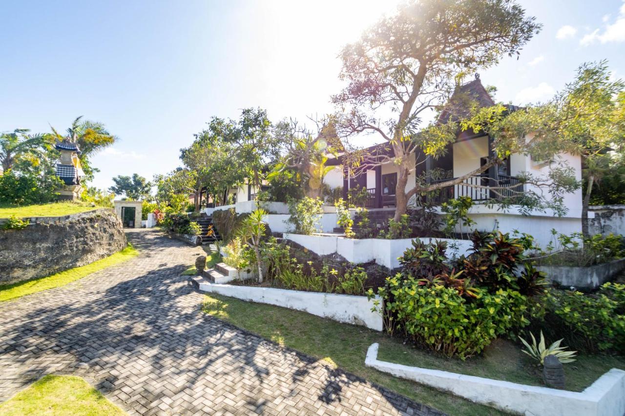 Surya Melasti Exclusive Beach Villa By Sajiwa Унгасан Экстерьер фото