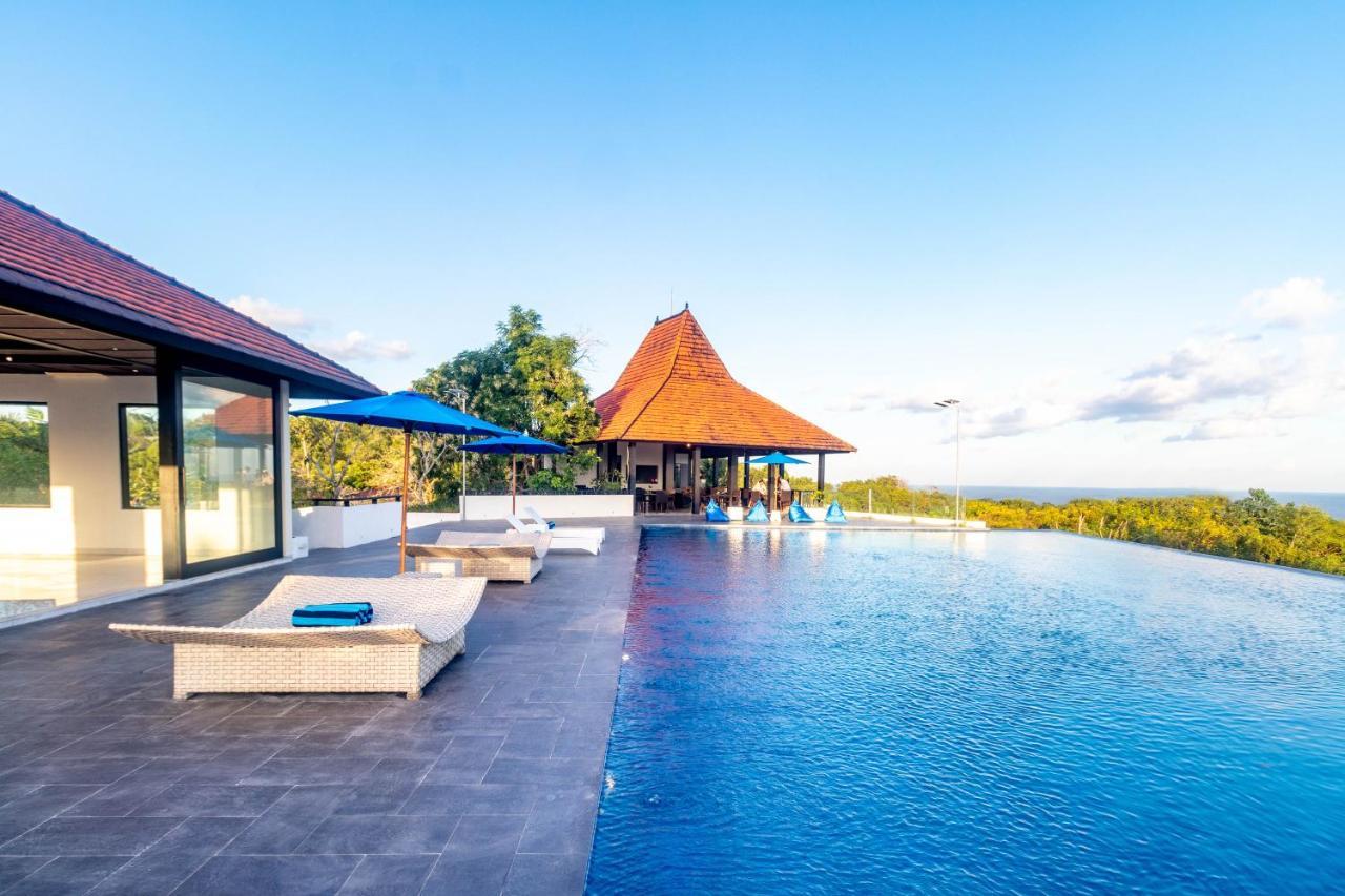 Surya Melasti Exclusive Beach Villa By Sajiwa Унгасан Экстерьер фото