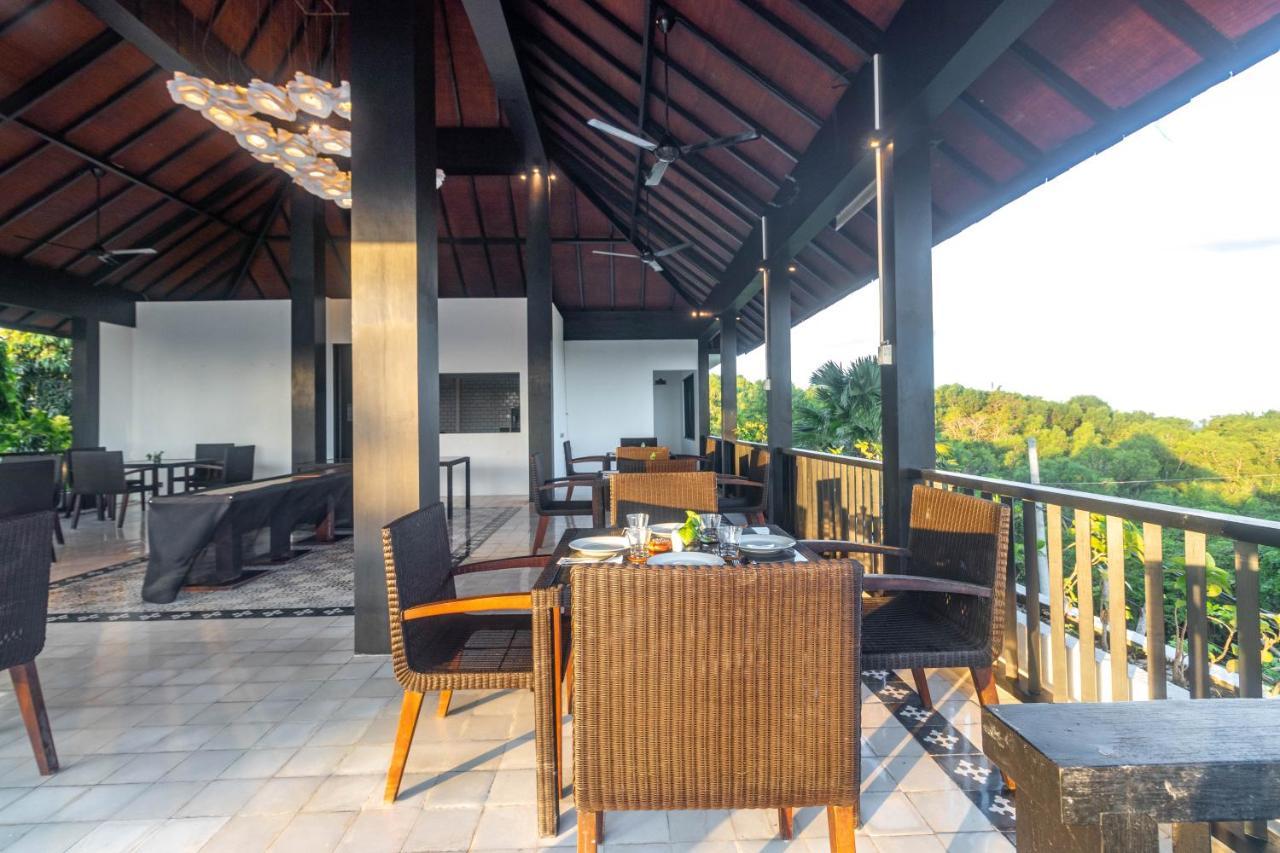 Surya Melasti Exclusive Beach Villa By Sajiwa Унгасан Экстерьер фото