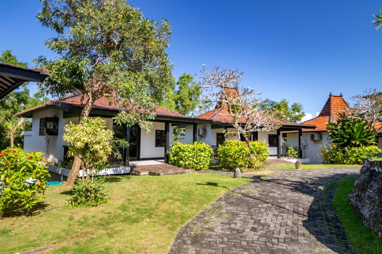 Surya Melasti Exclusive Beach Villa By Sajiwa Унгасан Экстерьер фото