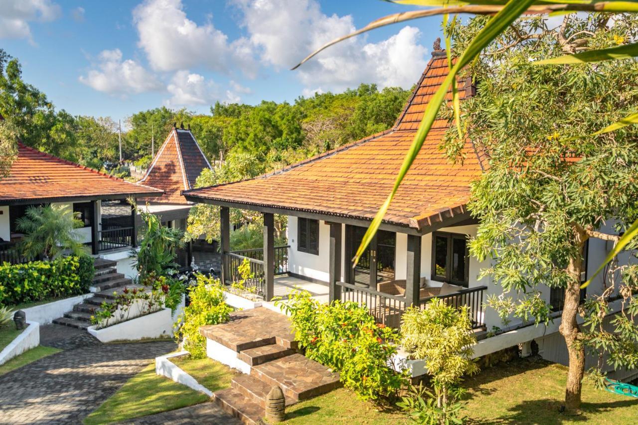 Surya Melasti Exclusive Beach Villa By Sajiwa Унгасан Экстерьер фото