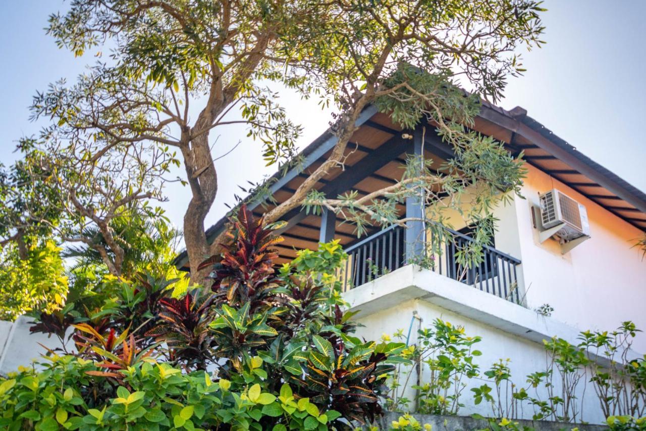 Surya Melasti Exclusive Beach Villa By Sajiwa Унгасан Экстерьер фото